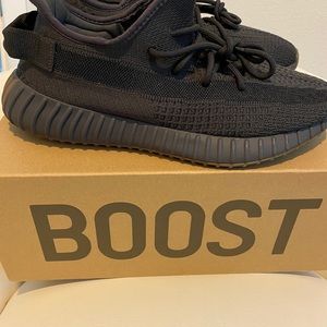 Yeezy Boost 350 V2